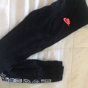 Girls Nike leggings